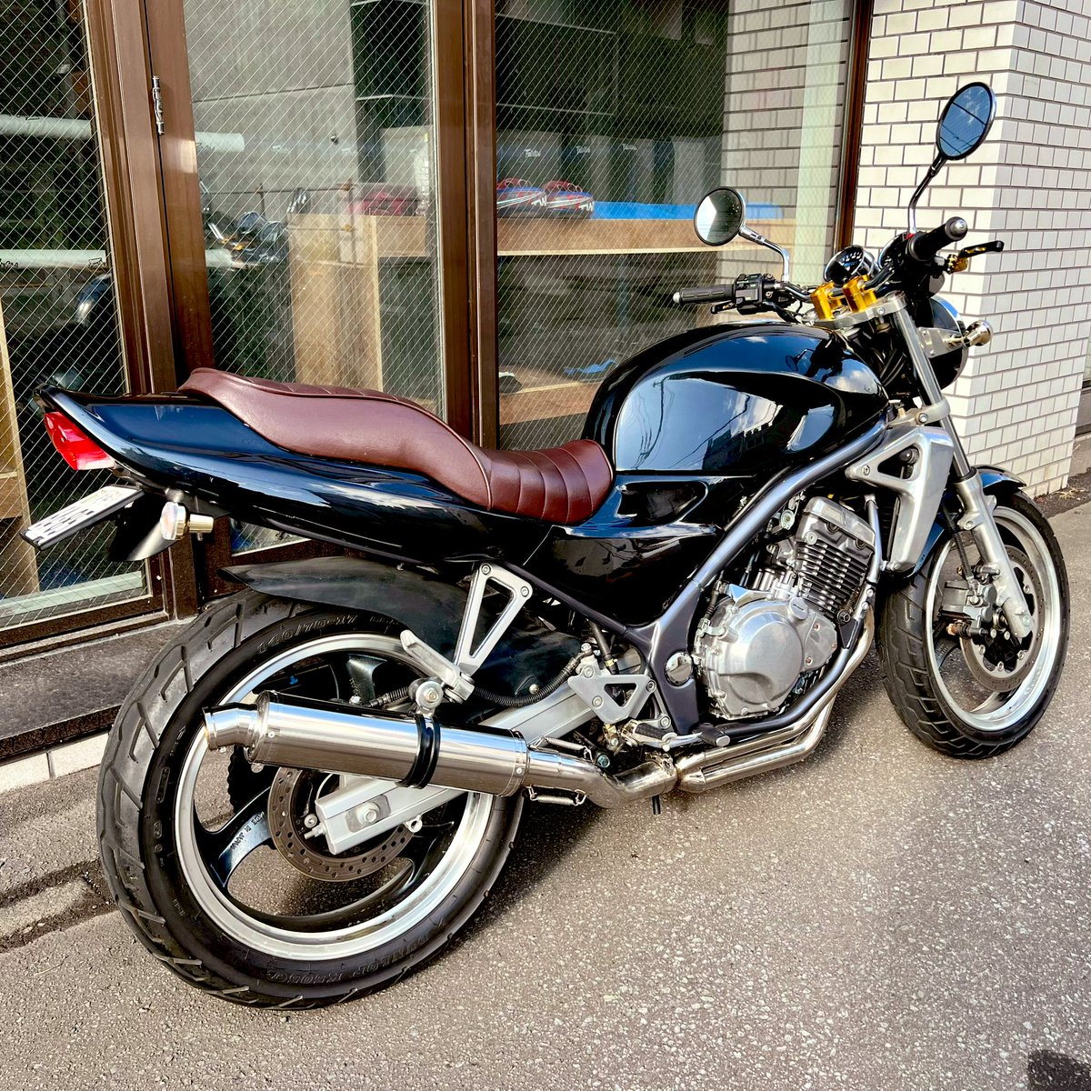 3Da_Japan's tweet photo. 今年はここまでかな🤔
というわけで更新🏍️
来年はまだ付けていないパーツと、
ハンドル周りを変えたい✨
名前:サンダー
性別:男
住み:北海道
身長:178㌢
愛車:バリオス 1型
#バイク乗りとして軽く自己紹介
#バリオス #BARIUS #ZR250A #KAWASAKI https://t.co/jgSXdTF8U0