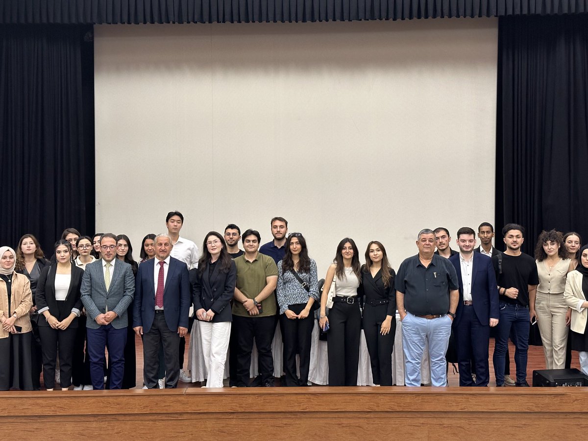 Geliyorlar; üniversitelerine kaliteli eğitim almak  geliyorlar. Yeni eğitim öğretim yılı hepimize hayırlı olsun.  #YÖK #YÖKAK #ÜniversiteAçılıyor