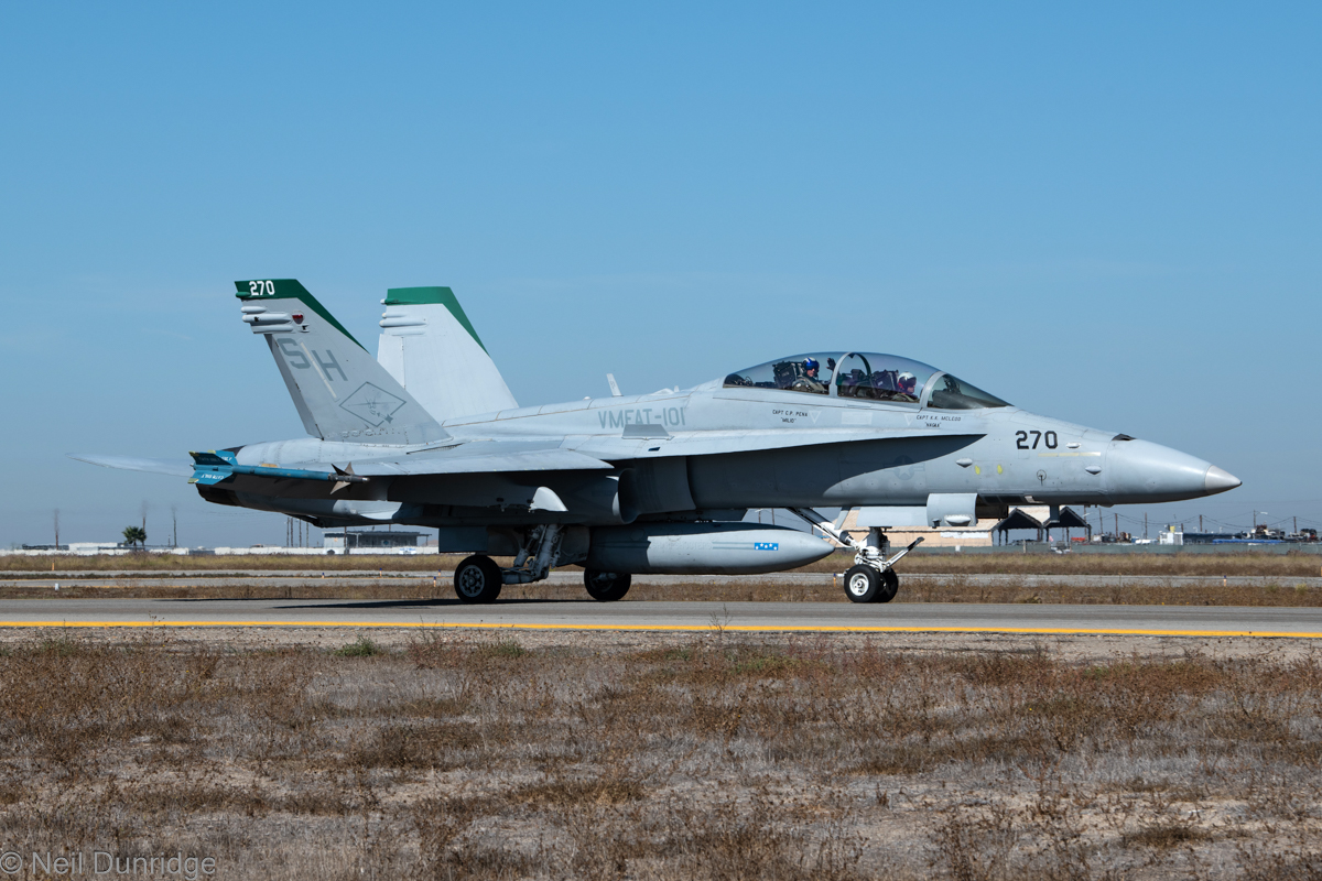 Chiv63's tweet image. Another Squadron deactivated with the legacy F/A-18, I didn&apos;t photograph many VMFAT-101 but got shots I&apos;m happy with. #lowlevel #VMFAT-101