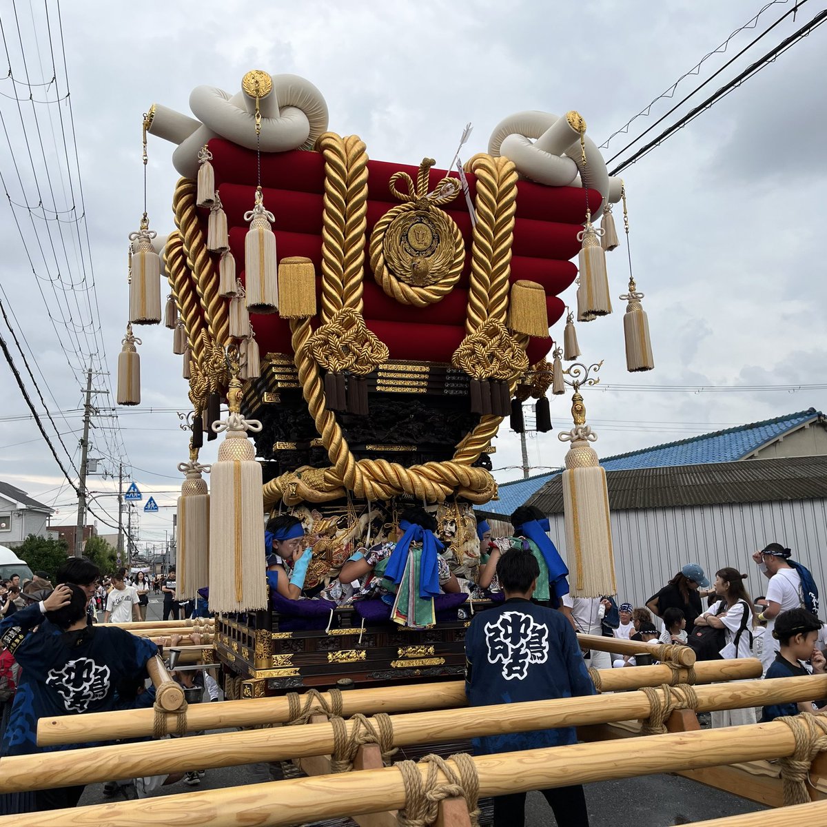 Kassu_soon's tweet photo. 中百舌鳥町ふとん太皷

#百舌鳥八幡宮
#月見祭り
#ふとん太皷 https://t.co/qrhhE47X1X