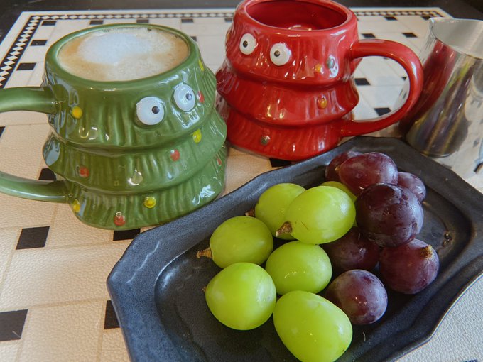 着ましたかぁいい。。。☕️🎄 https://t.co/Z5ycujuavz