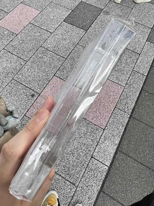 朗読劇良すぎて何か欲しくなったのでアクリルブロック買ったデカくて良い 