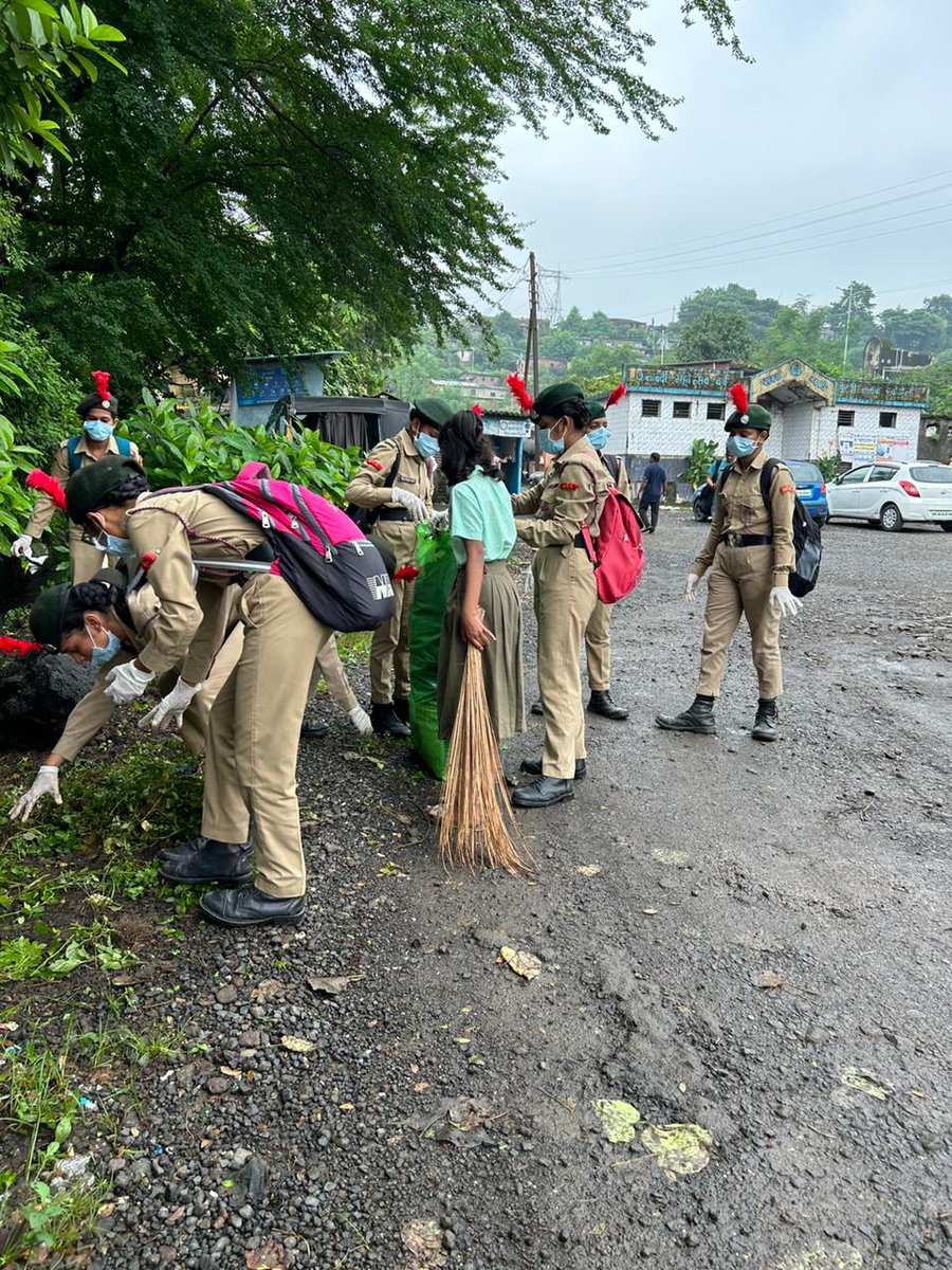NccKmc's tweet photo. NCC Cadets conducted cleanliness drive at RAILWAY STATION, MARKET AREA, KHOPOLI ROAD, BUS STAND, BHAJI MARKET.
#CleanIndia2023 https://t.co/J37TkwjLOX