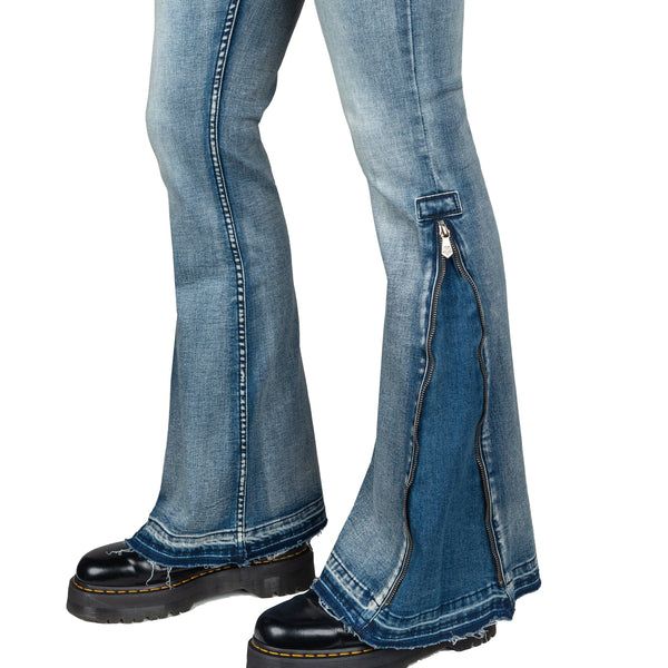 wornstar's tweet image. MOVING FAST ⚡ PRE-ORDER NOW!! ⭐ 
wornstar.com/preorder 

#wornstarclothing #essentialsdenim #hellraiser #sidezipperjeans #classicluedenim #preorder #rocknrollstyle #classicfashion