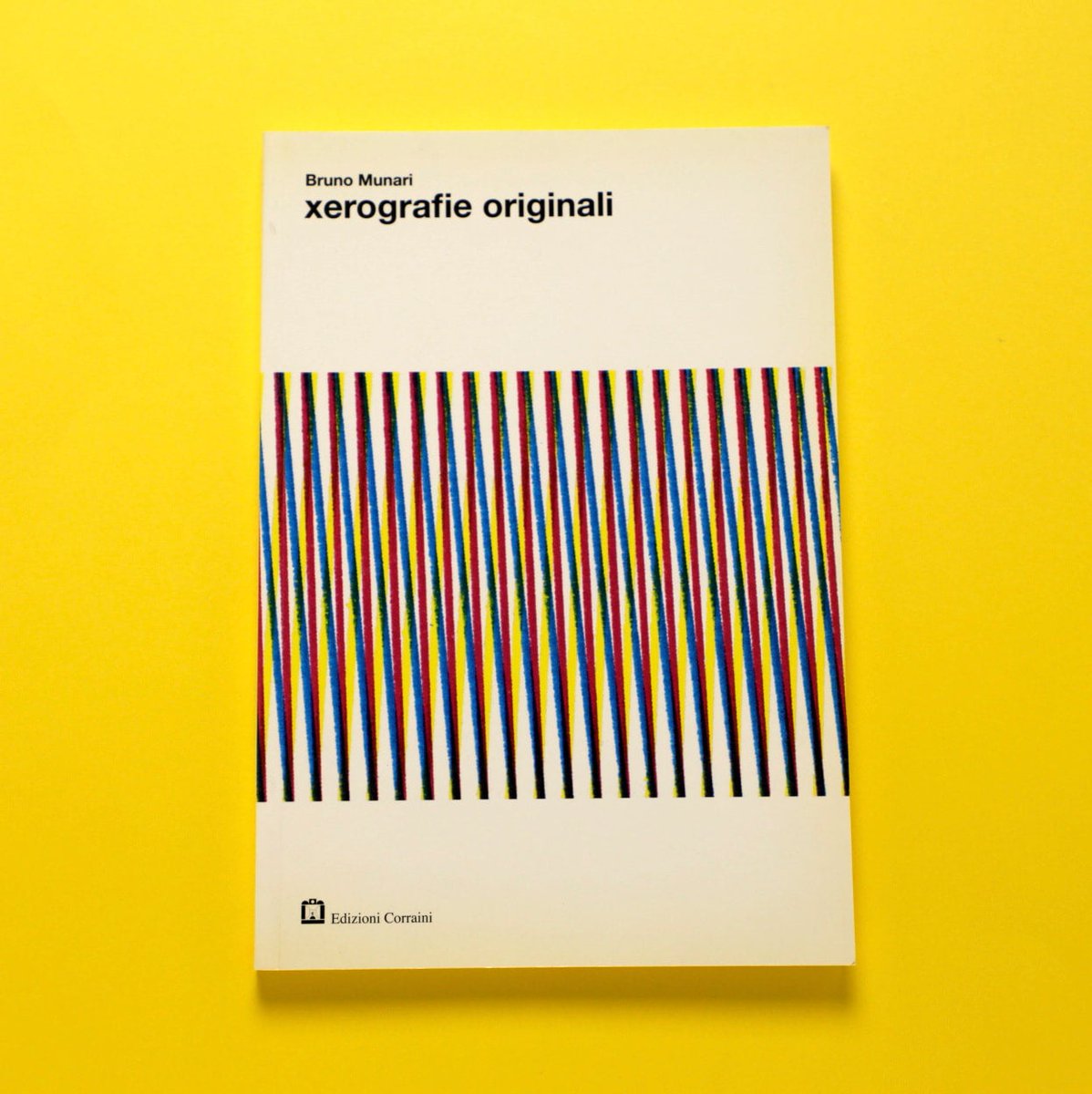 honkbooks's tweet photo. original xerographies｜Bruno Munari

ゼロックス・コピー機を用いて、対象物を動かしながらコピーをすることで流動感を出すコピーアート。この技法を早くから取り入れていたムナーリのゼログラフィーアを集めた一冊。

https://t.co/B1KrJDtWTg

#rarebookfair https://t.co/YEodiuaoqy