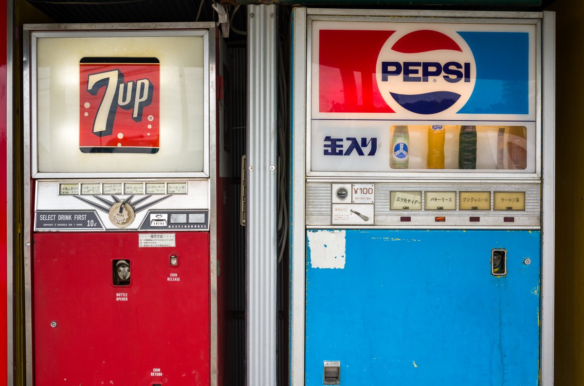tokyotimes's tweet photo. A truly incredible collection of fully functioning retro Japanese vending machines. Full set of 14 photographs here: https://t.co/gXFum7sgI9 https://t.co/bMTx4m1NuY