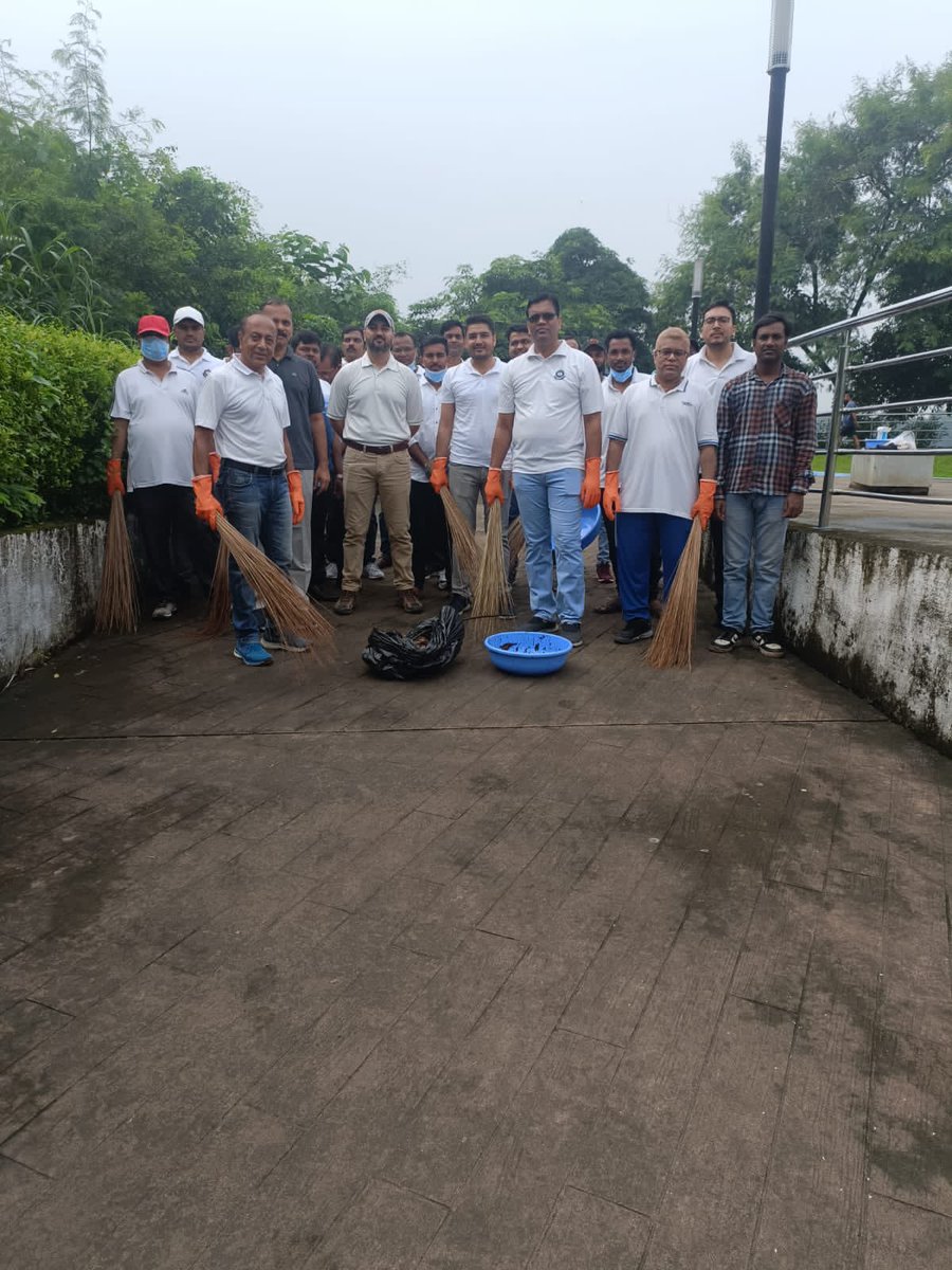 GSTnavimumbai's tweet photo. Officers and staff of the CGST Navi Mumbai Commissionerate, along with public participation conducted a Swachhta drive as part of the #SwachhtaHiSeva on 01.10.2023 @swachhbharat @Swachhbharatgov @DARPG_GoI @cbic_india https://t.co/owj7B10WjE