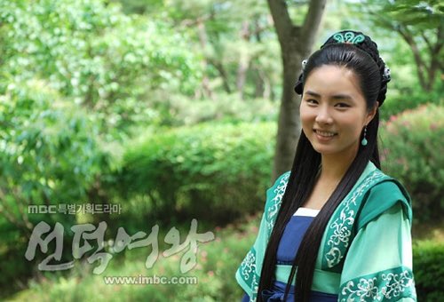 nicqzv's tweet photo. #shinsaekyeong in writers. kim & park’s dramas 🫧
— a thread
#thegreatqueenseondeok #treewithdeeproots #sixflyingdragons #theswordofaramun https://t.co/9WkiuoVATV
