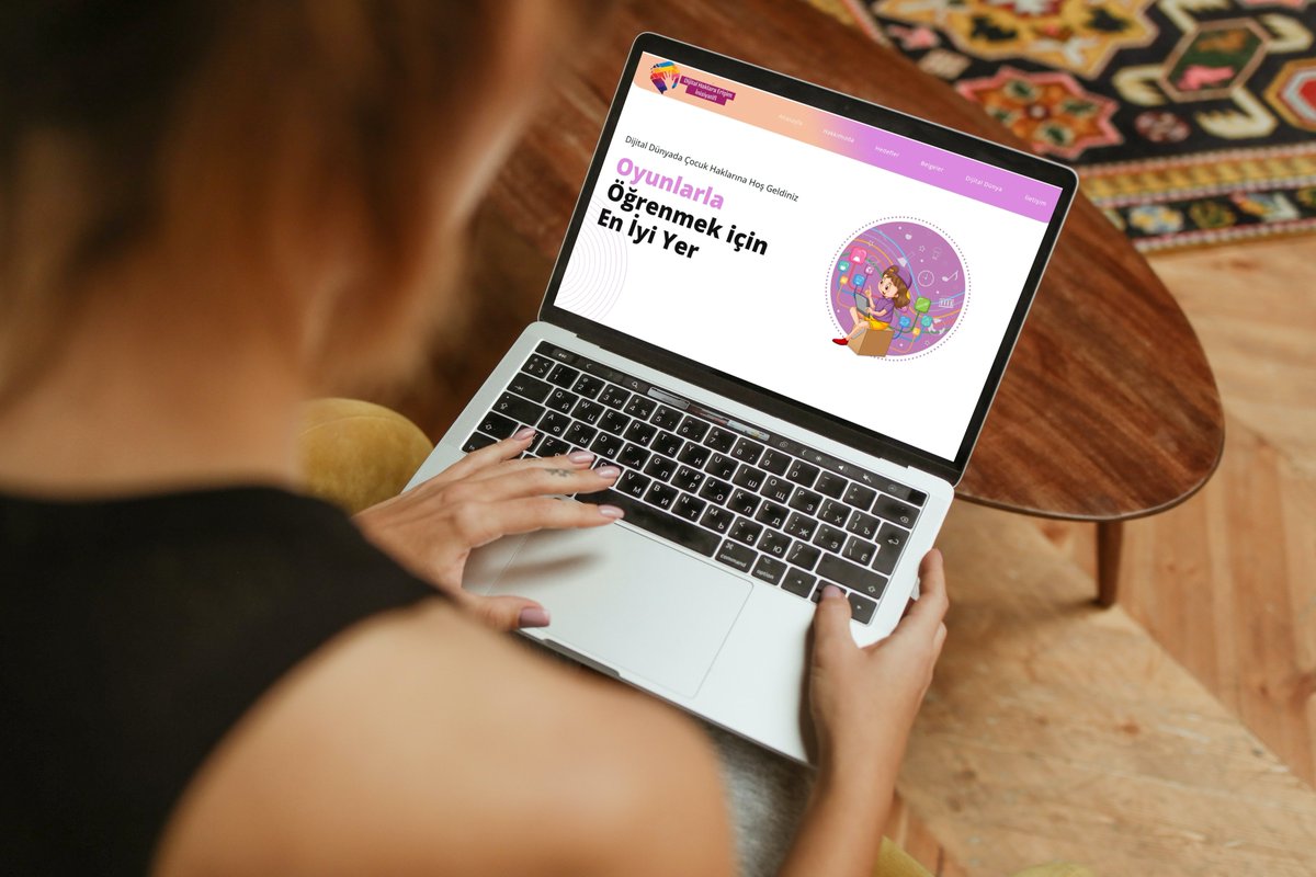 DHEİ Uluslararası Çocuk Merkezi Derneği tarafından Avrupa Birliği finansmanı desteği ile gerçekleştirdikleri "Dijigen" projesinde "web sitesi yazılımı, tasarımı ve yönetimi, sosyal medya gönderi tasarımı ve promosyon materyalleri basımı" hizmetlerinde <a href="/sealineofficial/">Sealineofficial</a> tercih etti