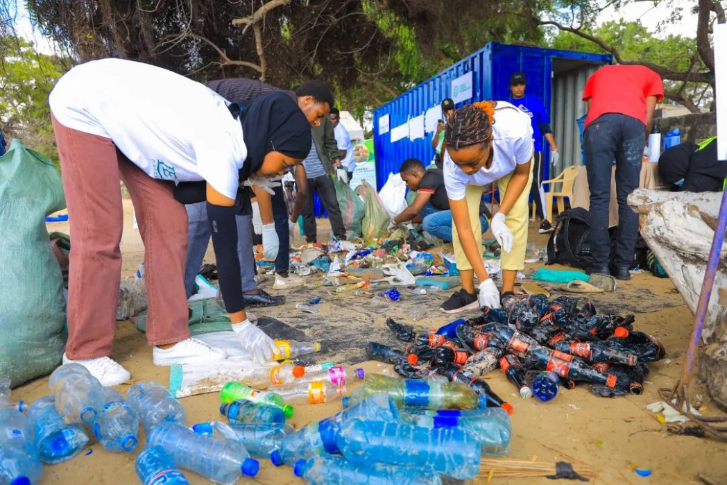 Regina_Magoke's tweet photo. Thrilled to be part of the team in Launching the Ocean Plastic Waste Bank held in 30September2023 in Kawe beach organized by @ArenaRecycling

Do you know the benefits of Plasti recycling?
There are several advantages to plastic recycling including; https://t.co/sDTQPGwjH7