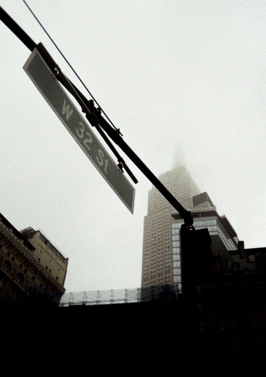 Modoshoot's tweet image. Rainy day in NYC

📷 Kodak Ektar H35
🎞️ Fujifilm 200

Manhattan | September 23’

#Kodak #fujifilm #35mm #35mmfilm #streetphotography #nyc #newyork #rain