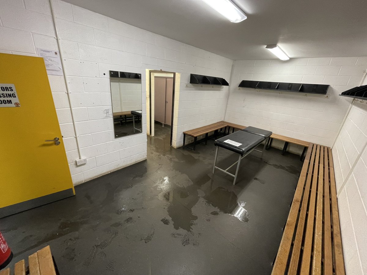 BelperTownFC's tweet photo. Thanks to @ConsettAFC for leaving the Changing Rooms just as they found them.  Much appreciated 💛🖤 https://t.co/P2iy0VuUZI