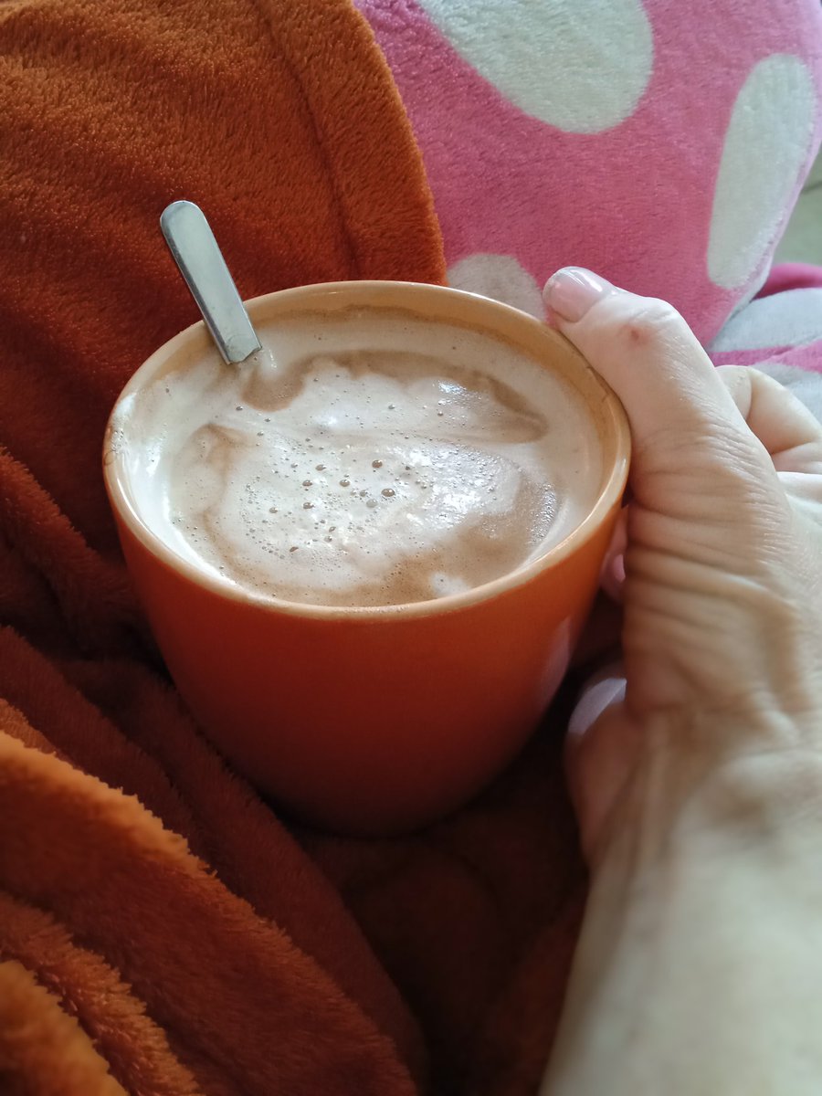 i_chilli_a_kafe's tweet photo. Když jí miluješ, není co řešit ☕ ❤️
Tyhle pomalé rozjezdy jsou někdy moc fajn...
#denkavy https://t.co/8MS9xzYAUB