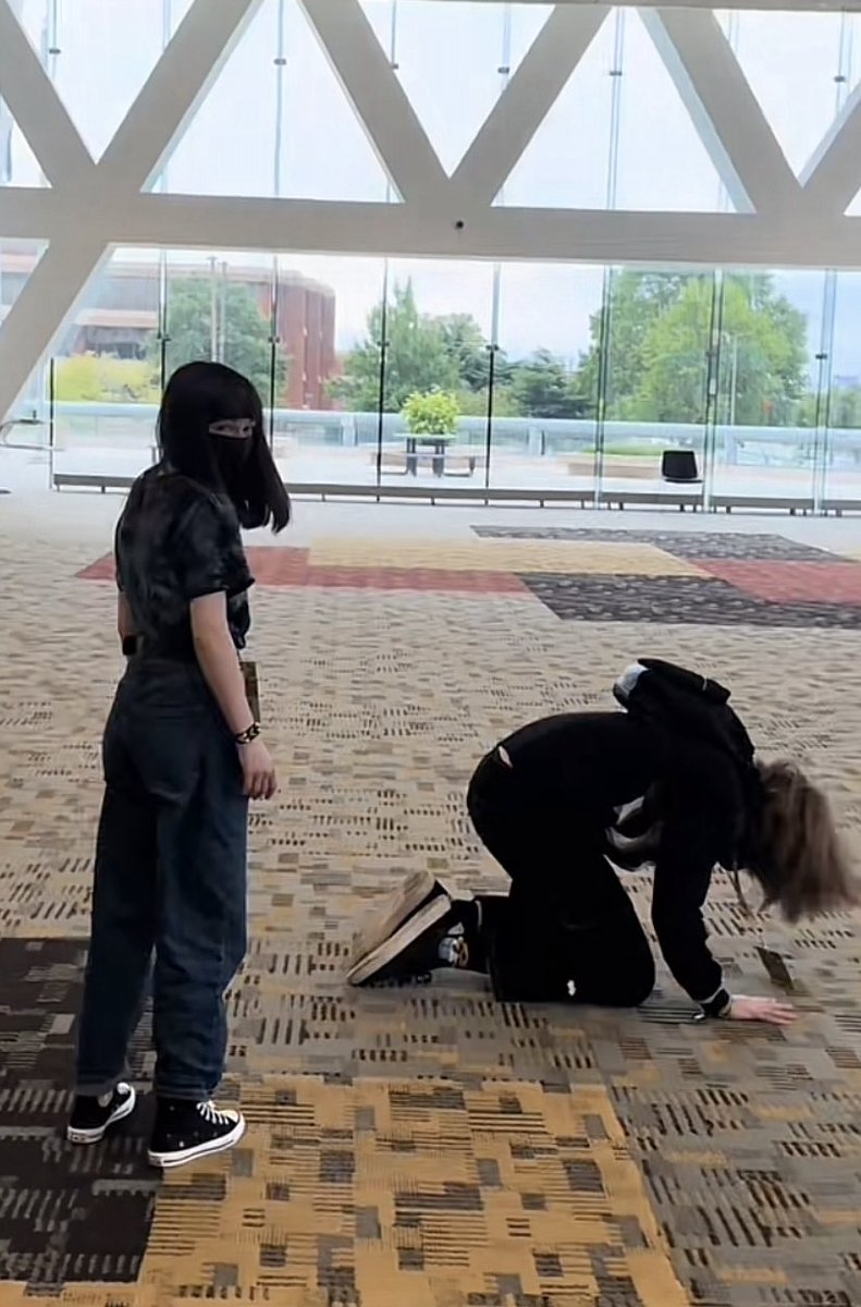 space_draws's tweet photo. @solarkarii Literally this (imma make memes outta this >:3 ) https://t.co/JN4MPfVjrP