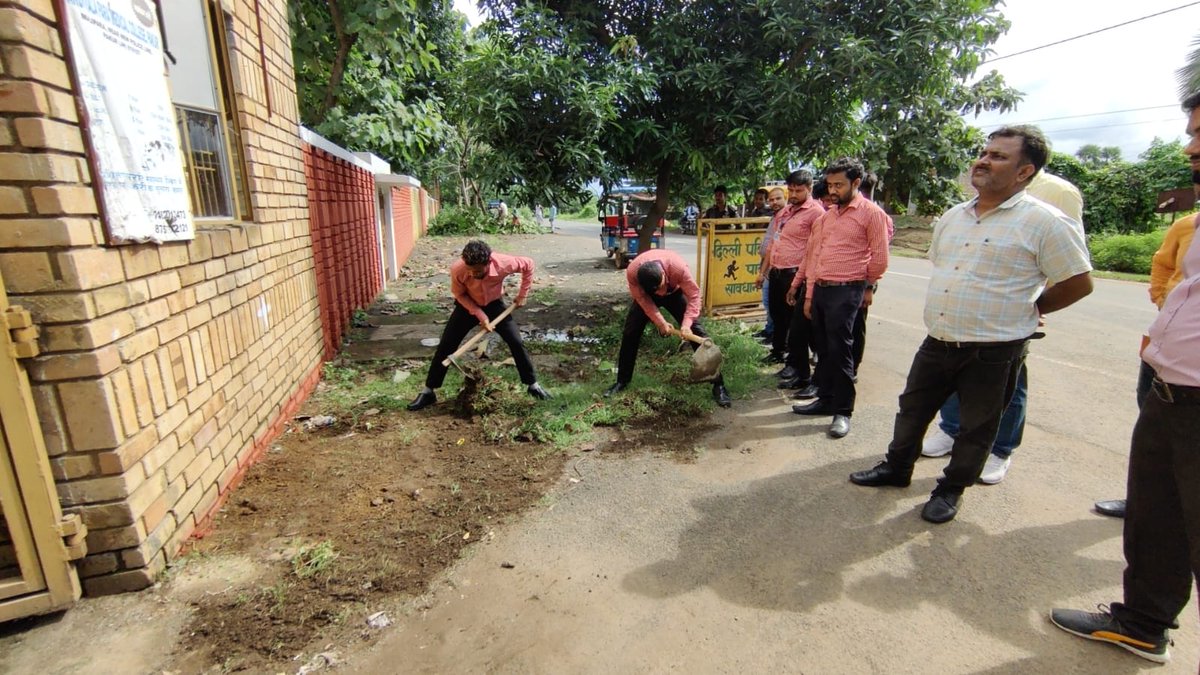 BEdPakur504's tweet photo. @swachhbharat @EduMinOfIndia @ncteDelhi @DARPG_GoI @SwachhBharatGov #SwachhBharat #swachhtaHiSeva https://t.co/HsPKMhHTpr