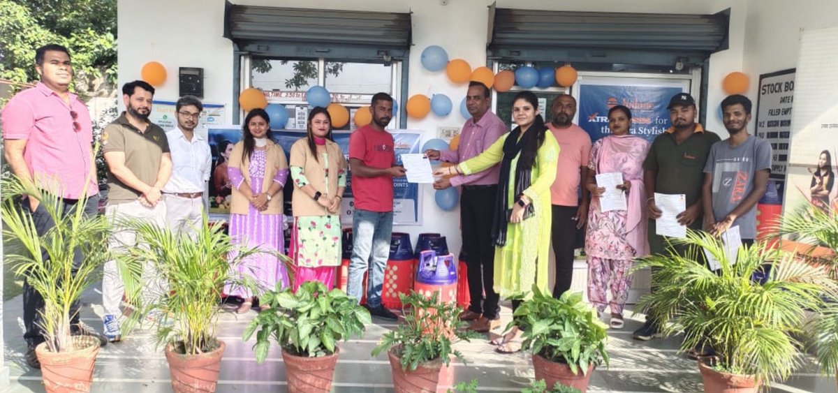 IndaneJLIDO's tweet photo. To mark launch of Composite Promotion Scheme PAN INDIA for LPG Customers dtd 01.10.2023 which will continue till Dec'23; Jalandhar IDO released 5 new composite connections thru Channel Partner Harman Gas Jalandhar, simultaneously connections released at Ferozpur,Batala Amritsar https://t.co/gPfu7IjrdP