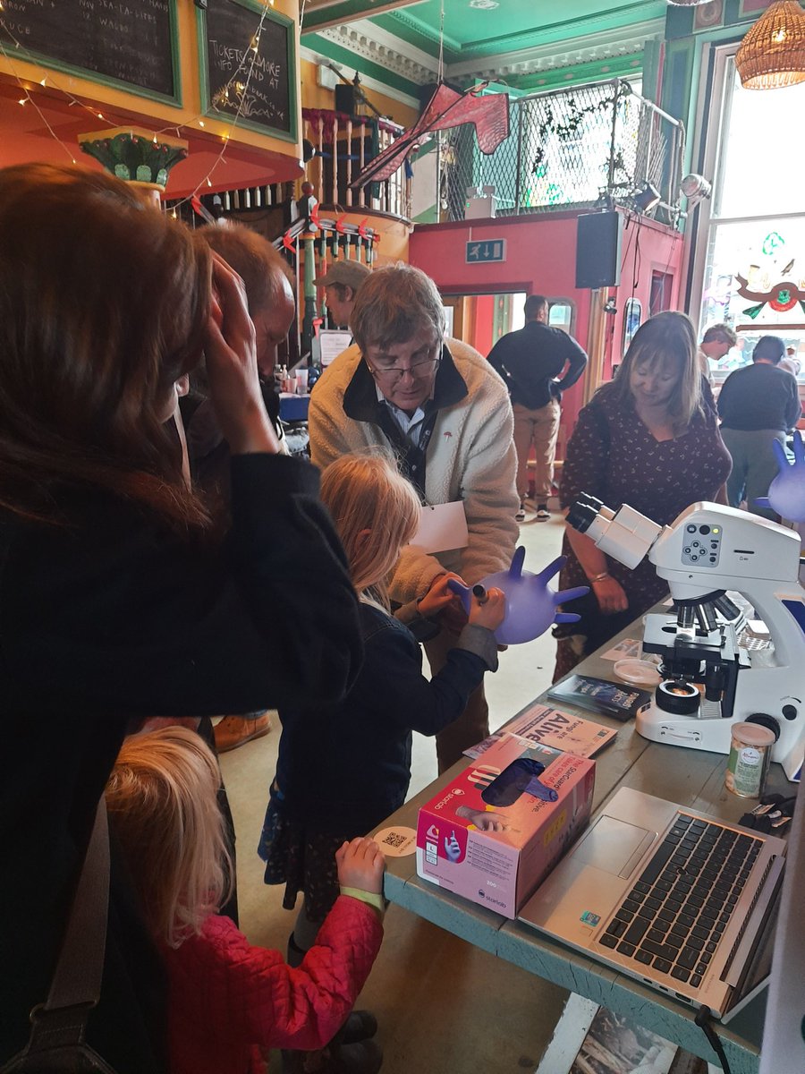 lindseyexeter's tweet photo. We had such a fantastic day yesterday @FUTURES_NIGHT at the Cornish Bank in Falmouth. Lots more fun,  interactive events and walkie talkies today with @UofE_Research  and @Agile_Rabbit https://t.co/go3aIGyapm