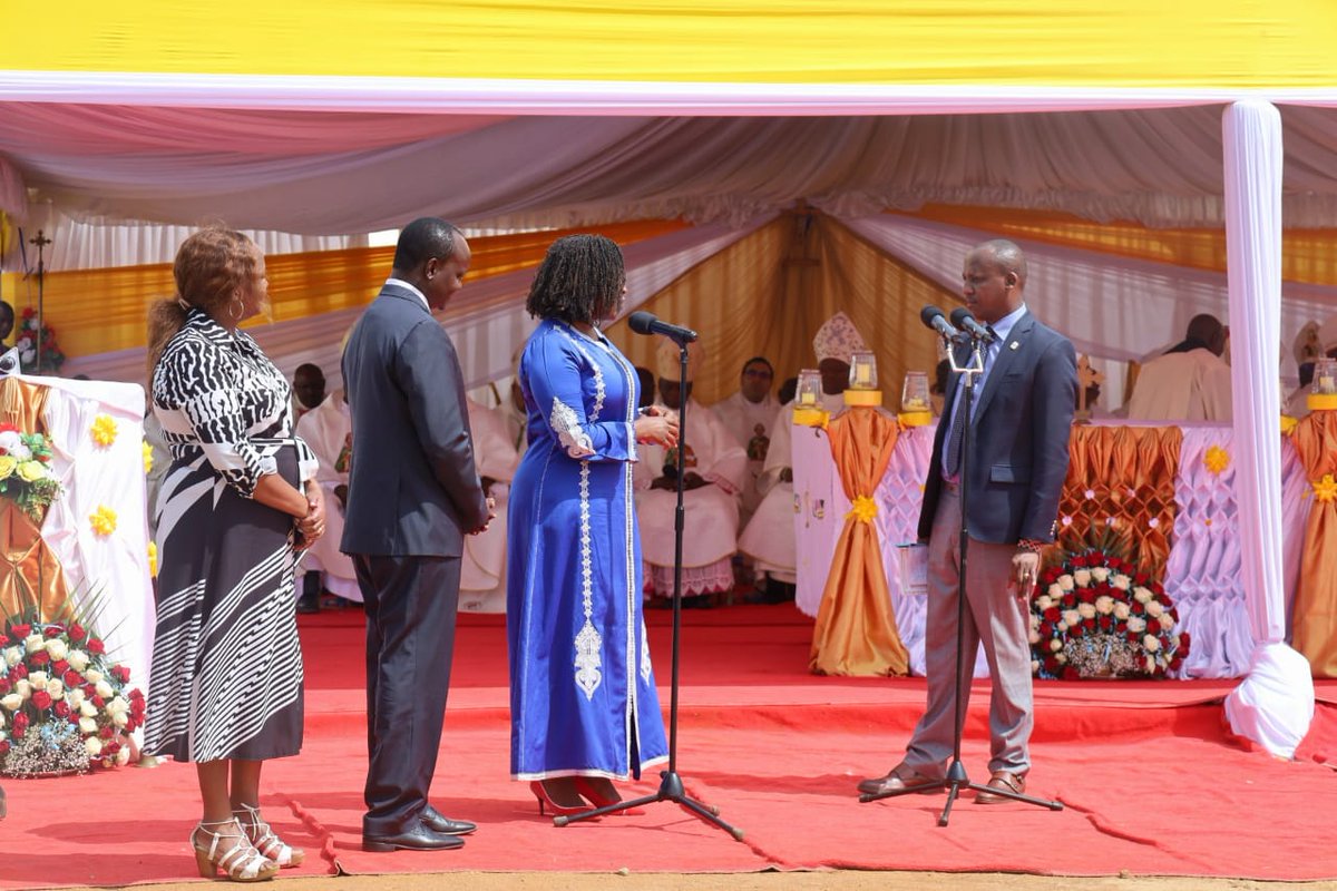 Attended the ceremony for the installation of R.T Rev. Paul Kariuki as the first Bishop of the newly created Wote diocese at Unoa grounds presided over by H.E Hubertus Van Megen, the Apostolic Nuncio to Kenya and South Sudan an event was attended by thousands of faithfuls.