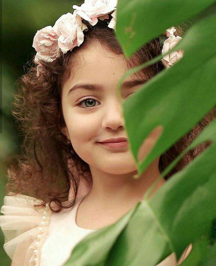 جَمِيلْ هُوَ القَلب
الذِي يَعِيشُ عَلى أمَل
أنْ كُلّ شَيء سَيكُونُ بَخِير
كل الأمور المقسومة لنا خير ..
حتى وإن كانت وجعًا..
"كل يوم جديد وأملنا بالله يزيد"
اللهم بشرنا بما يسرنآ ،
وكف عنآ ما يضرنا ..✨👑