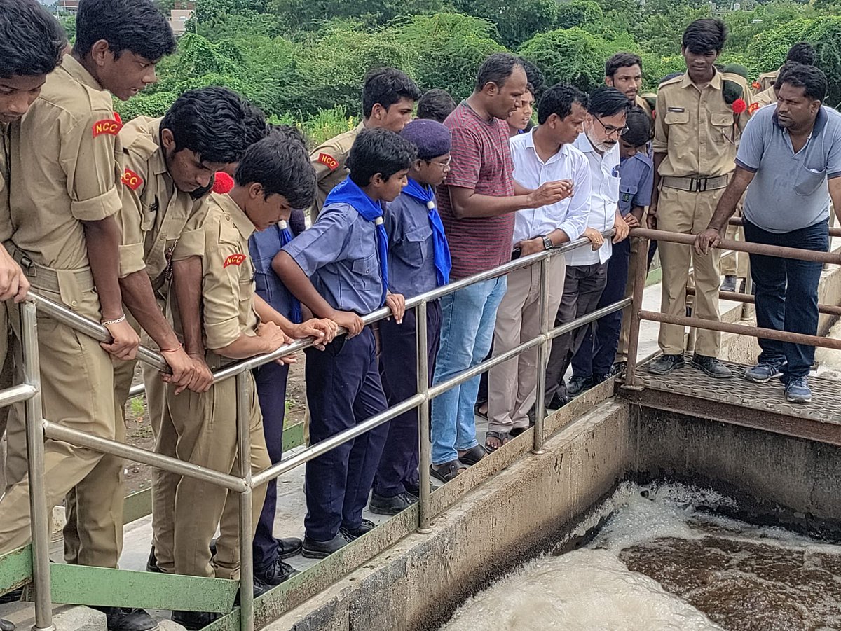 As part of #SwachataHiSeva Activities Today School childrens visited FSTP. @cdmatelangana @Collector_KB @aclb_kb @SBMU_Telangana @SwachhBharatGov #youthvsgarbage