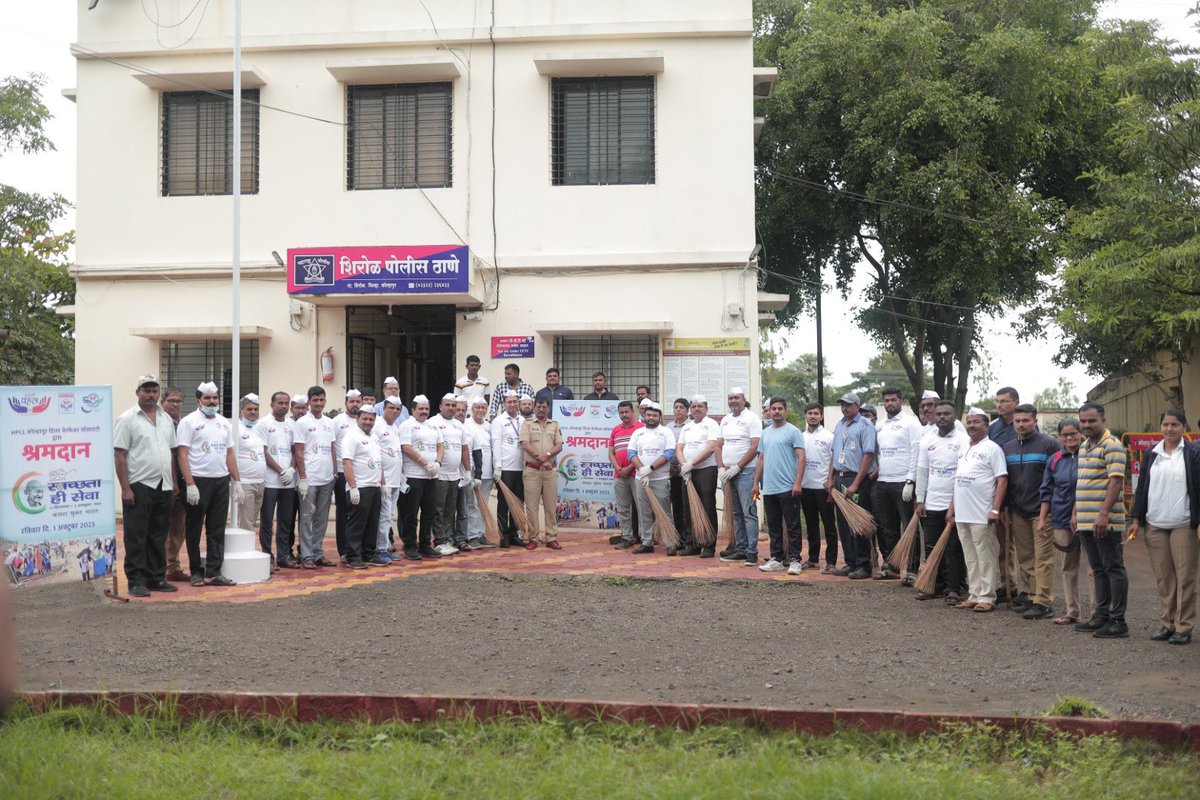 Dealers of Kolhapur Sales area in presence of SRM Vasco Sh.Prince Jindal carried out cleanliness drive at various public spaces and outlets in kolhapur. All dealers also took pledge for 100 hours of Shramdan.
<a href="/jindalhpc/">Prince Jindal</a> <a href="/Rg03Goel/">Rajeev Goel</a> <a href="/hpcl_retail/">Mera HP Pump</a> <a href="/HPCL/">Hindustan Petroleum Corporation Limited</a> <a href="/srinihp1970/">ch srinivas</a> #SwacchataHiSeva