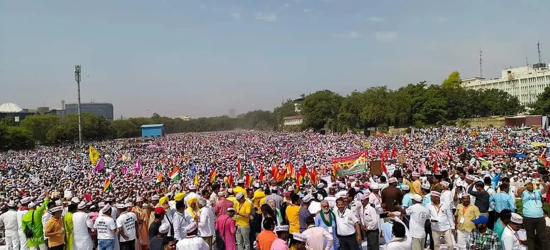 Amitabh Agnihotri (@aamitabh2) on Twitter photo рджрд┐рд▓реНрд▓реА рдХреЗ рд░рд╛рдорд▓реАрд▓рд╛ рдореИрджрд╛рди рдореЗрдВ рдЖрдЬ рджреЗрд╢ рднрд░ рд╕реЗ рдЖрдИ рдпреЗ рд╕рд░рдХрд╛рд░реА рдХрд░реНрдордЪрд╛рд░рд┐рдпреЛрдВ рдХреА рднрд╛рд░реА рднреАрдбрд╝ #OPS рдХреА рдорд╛рдВрдЧ рдХреА рд╕рддреНрддрд╛ рдХреЗ рдХрд╛рди рдкрд░ рдореБрдирд╛рджреА рдХрд░ рдЧрдИ рд╣реИ ---рдЕрдм рдлреИрд╕рд▓рд╛ рд╕рд┐рдпрд╛рд╕рдд рдХреЛ рдХрд░рдирд╛ рд╣реИ ,рд╕рддреНрддрд╛ рдХреЛ рдХрд░рдирд╛ рд╣реИ---#OPS_RALLY_DELHI_CHALO рджрд┐рд▓реНрд▓реА рдХреЗ рд░рд╛рдорд▓реАрд▓рд╛ рдореИрджрд╛рди рдореЗрдВ рдЖрдЬ рджреЗрд╢ рднрд░ рд╕реЗ рдЖрдИ рдпреЗ рд╕рд░рдХрд╛рд░реА рдХрд░реНрдордЪрд╛рд░рд┐рдпреЛрдВ рдХреА рднрд╛рд░реА рднреАрдбрд╝ #OPS рдХреА рдорд╛рдВрдЧ рдХреА рд╕рддреНрддрд╛ рдХреЗ рдХрд╛рди рдкрд░ рдореБрдирд╛рджреА рдХрд░ рдЧрдИ рд╣реИ ---рдЕрдм рдлреИрд╕рд▓рд╛ рд╕рд┐рдпрд╛рд╕рдд рдХреЛ рдХрд░рдирд╛ рд╣реИ ,рд╕рддреНрддрд╛ рдХреЛ рдХрд░рдирд╛ рд╣реИ---#OPS_RALLY_DELHI_CHALO
