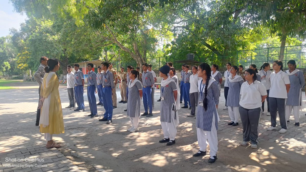 nssisdevsamaj21's tweet photo. NSS unit of https://t.co/QT6Eq3oxYU SAMAJ https://t.co/4SYWWOAZHm SECTOR 21 C CHANDIGARH organised a Shramdaan activity in the school campus under the initiative SWATCHHTA HI SEVA.

#nss #isds21 #devsamajschool https://t.co/zIJi99Flmr