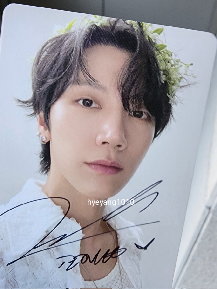 오늘 텐 만났어요 🥹🤍
컴백 파이팅이라구 하니까 테니가 감사하다구 즐거운 연휴 보내라고 해줬어용🫶🫶