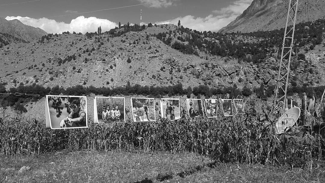 In their fields when the 1st ever attended #PhotographyExhibitions #CarbonRoadsideArts by @VAZC1979 
Supported by @jamalidmg 
.
@GBAwareness @UNESCO