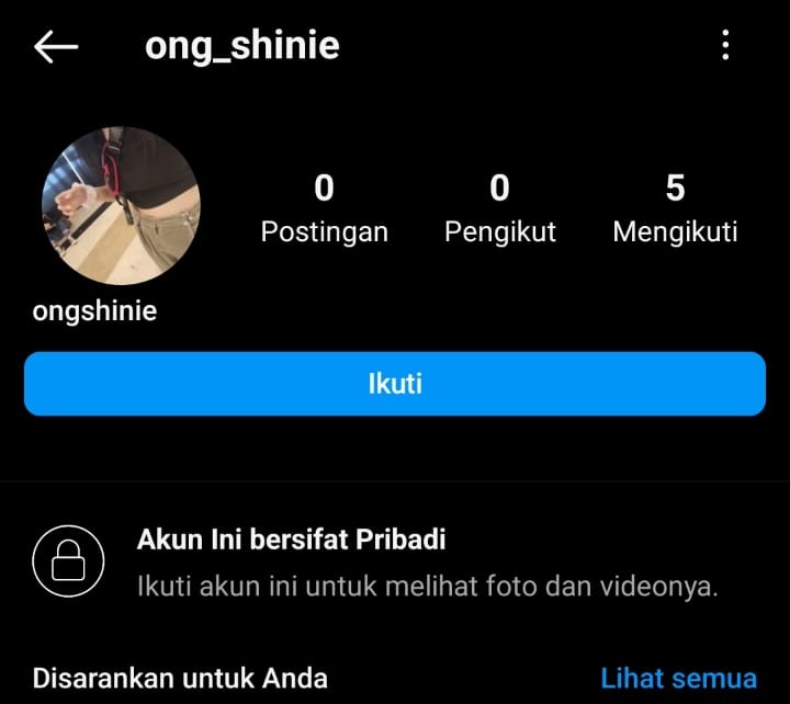 ferdilyvivi's tweet photo. Untuk nominal saya berusaha ikhlas, mungkin dia membutuhkan duit haram tsb. Tapi yang saya sayangkan, dia pakai identitas saya dan diduga foto-foto sebelumnya juga korban. Bisa dilihat disini ya. Dikhawatirkan dia juga udah sempat ss foto-foto instagram saya. https://t.co/XWJ6AMchFG