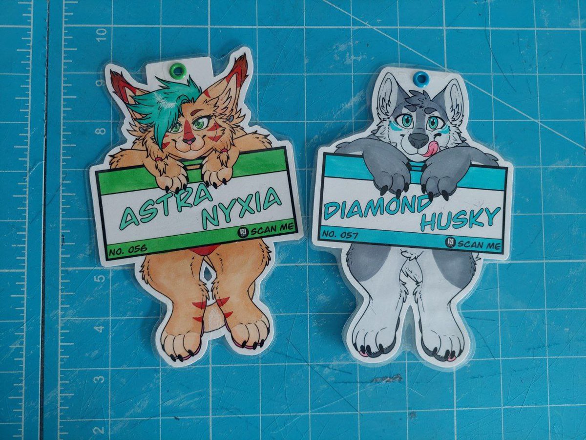 Kerijiano's tweet photo. Thinking of opening up for 3 slots of these badges in a week or so - would there be interest? :)
#art #furryart #commsopen #kerijianoart #danglebadge https://t.co/Ag2m8JEahf