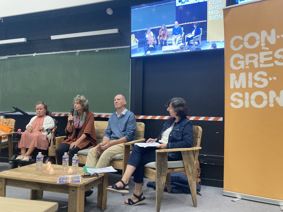 🎤 🪑 Tables rondes
Témoignages, formations, échanges, questions : les tables rondes sont en cours ! #CM23