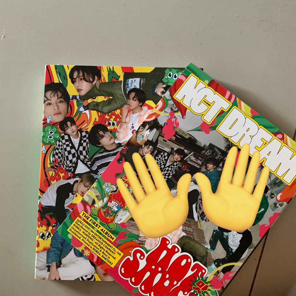 taiyaoo's tweet photo. ส่งต่ออัลบั้ม hot sauceของน้องดรีมค่า สภาพดีค่ะ มีการ์ดด้วย ได้ทั้งอัลบั้มแต่ว่าไม่ได้เล่มอัลบั้มเล่มเล็กให้ค่ะ มีโปสเตอร์ ราคา400 ค่าส่ง30บาทค่ะ สนใจdmมาเลยค่ะ #ตลาดนัดnctdream #ตลาดนัดอซท #ตลาดนัดnct #ตลาดนัดnct127 https://t.co/1zkILC79eb