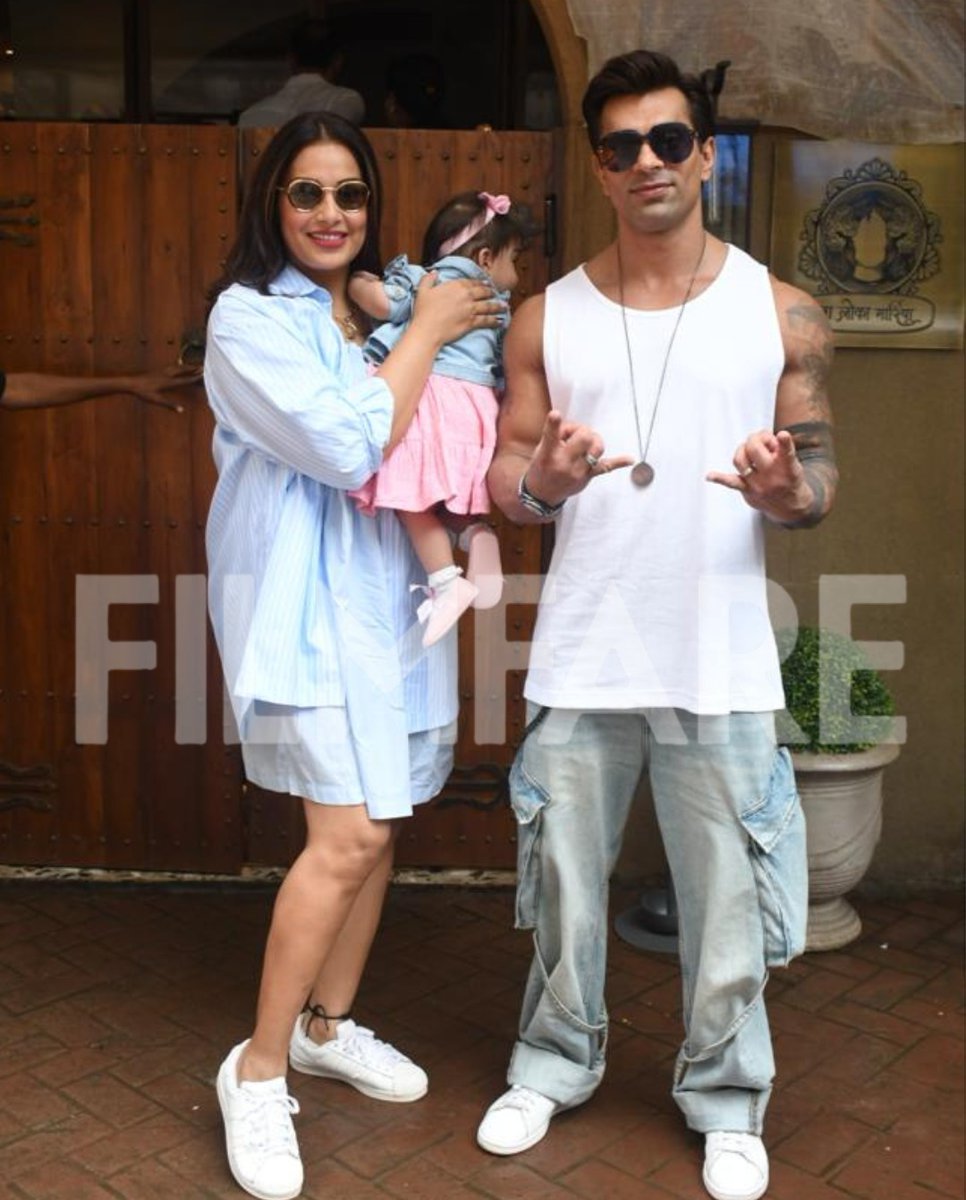 Happy Family ❤️✨ Thu thu thu virtual kaala teeka ⚫🍋🌶️🧿 @Iamksgofficial ❤️ @bipsluvurself ☺️ #KaranSinghGrover ❤️ #BipashaBasu ☺️