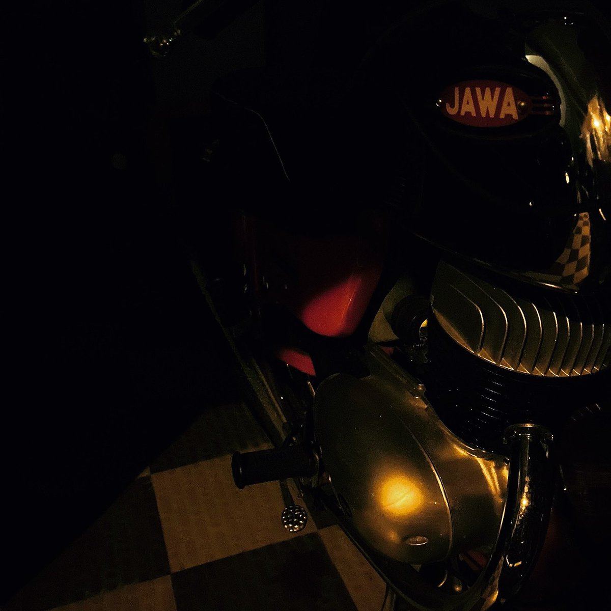 roshankamat's tweet photo. Lurking in the shadows only to be let lose soon! 

@jawamotorcycles can you guess which bike this is?

#jawa #californiadreamin https://t.co/BtmO2uGYE7