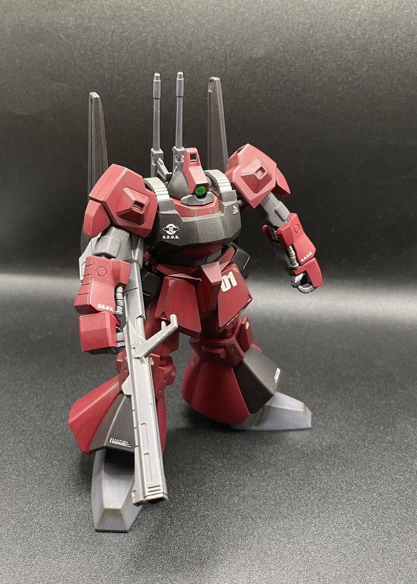 mint071106's tweet photo. HG 1/144 QUATTRO BAJEENA'S RICKDIAS

シタデルカラーによる筆塗り全塗装

メインのカラーは落ち着いた赤の
BASE KHORNE RED

SHADE NULN OILで墨入れ

DRY NECRO COMPOUNDと

TAMIYAウェザリングマスターにて
ウェザリング

『リック・ディアス　出るぞ』

#ガンプラ
#RICKDIAS
#筆塗り全塗装 https://t.co/waMtUcEN3C