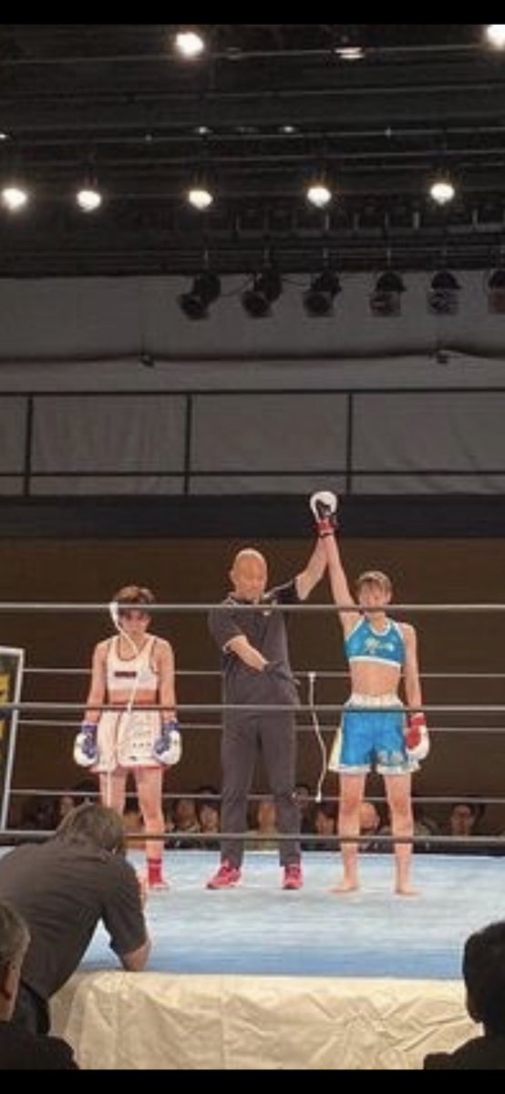 shosuke1fighter's tweet image. RISE WEST 21 にて妹(@yuika_iwanaga )がプロデビュー戦してきました‼️

判定3-0、内容的にもいい感じで勝つことが出来ました✨

本当にたくさんの人の応援ありがとうございました🙇‍♂️

岩永兄妹としてのいいスタート切ってくれたので、こっから2人で時代を作ります🔥

#RISE
#RISEWEST