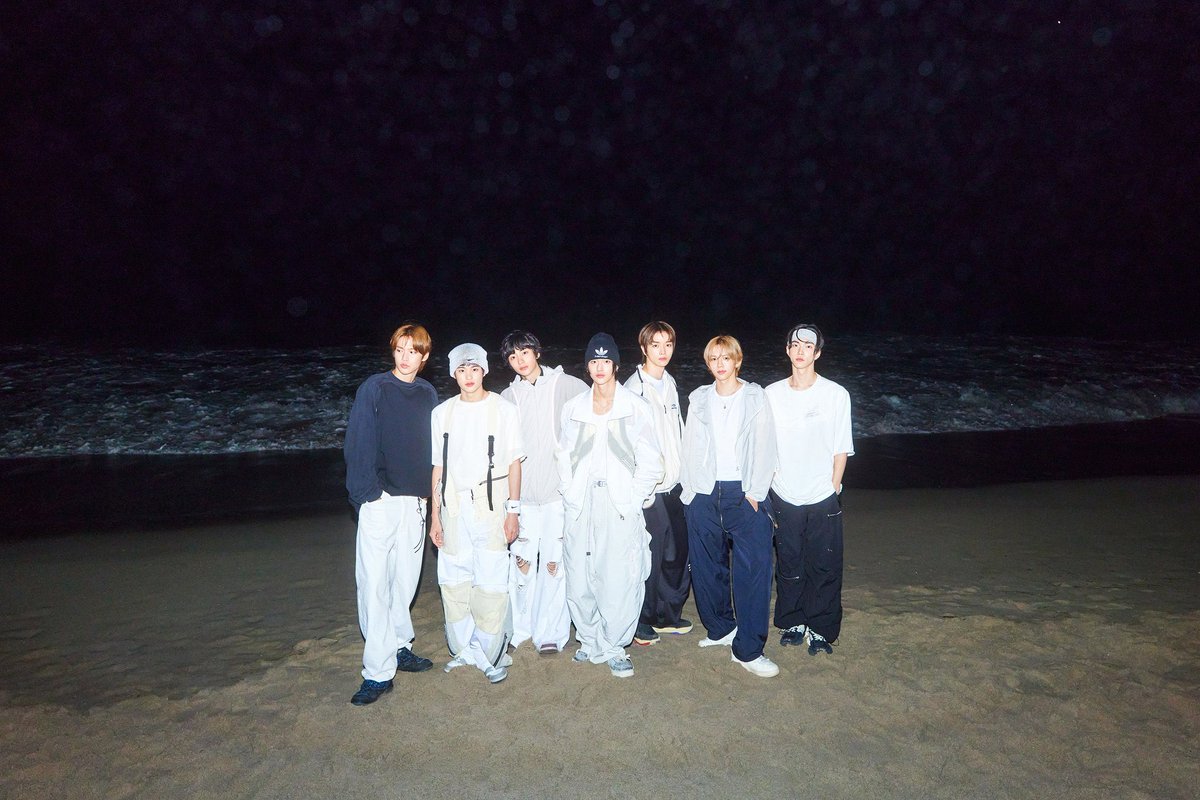 kchartsmaster's tweet image. Sungchan teases RIIZE’s comeback in recent fansign:

“If you like ‘Siren’ you can look forward to our next comeback”.