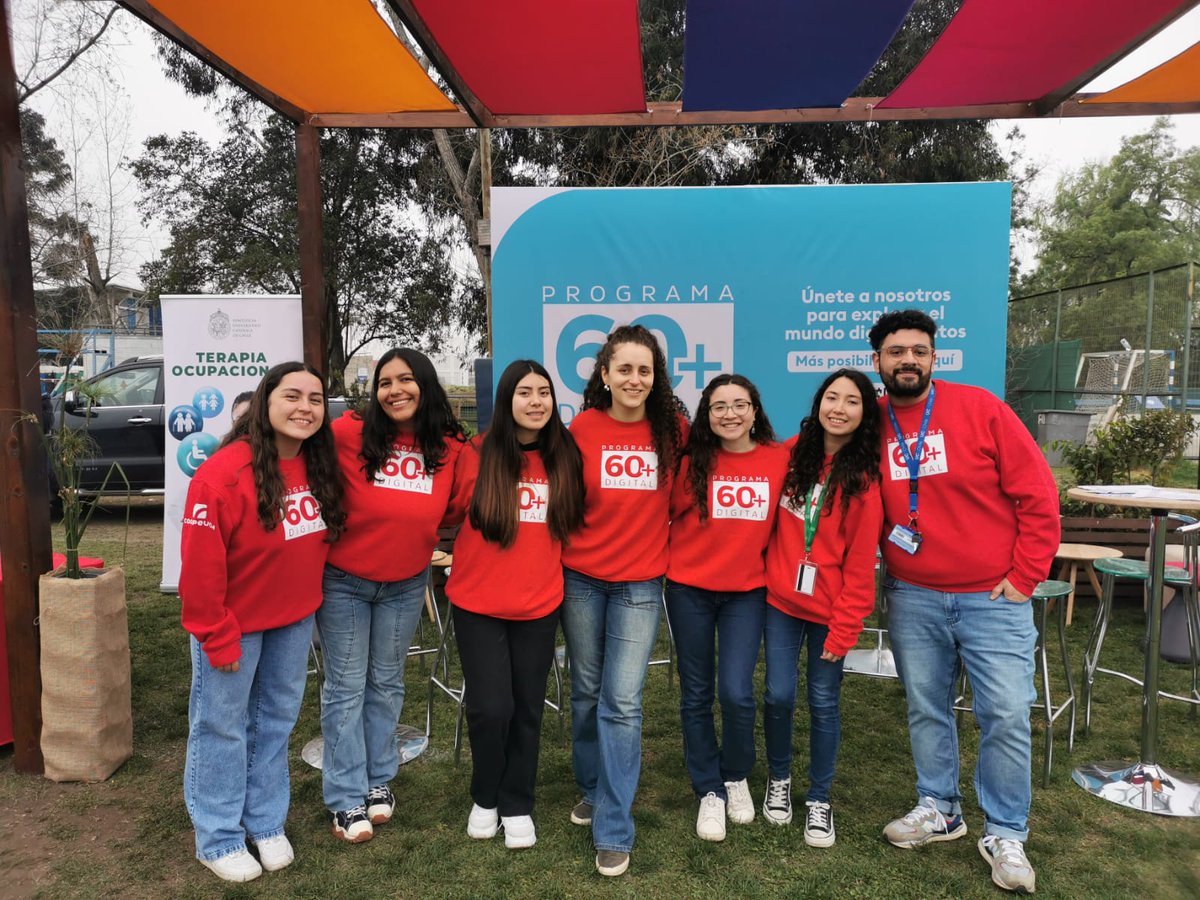 centrovejezUC's tweet photo. 👋Estamos en una nueva caminata #Camina60+ en el Campus San Joaquín UC. Hoy conmemoramos el Día Internacional de las Personas Mayores con una masiva caminata. 

¡Gracias a todas las personas que nos acompañan hoy!

#CompromisoMayorUC
#OctubreMesMayor https://t.co/LdJ1OTcfRV