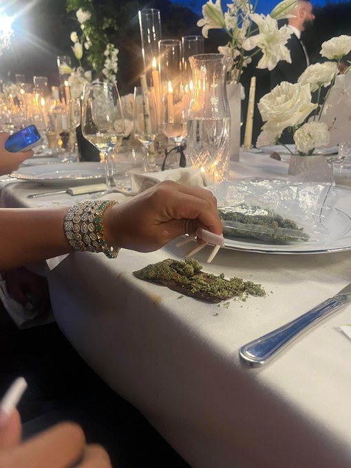 STONER AT THIS WEDDING ⚡️🔥💨 only https://t.co/OeObQNIlD2