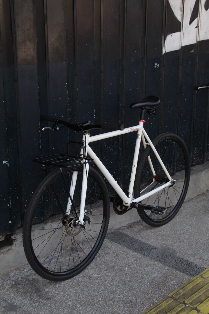 galangpsatria's tweet photo. konsep lama mejeng
#mongoosemaurice #fixgear #windbreaker #fixie https://t.co/ULvnEkEql8