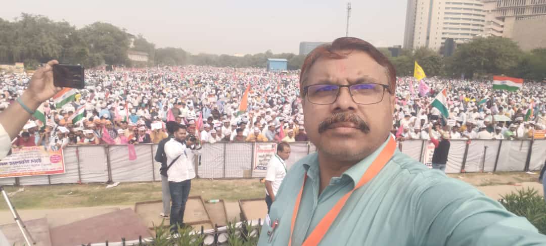 दिल्ली पेंशन महारैली में कोने से कोने से जन सैलाव उमड़ा
#पेशन नहीं तो वोट नहीं
#पुरानी पेंशन हक हमारा
<a href="/Aamitabh2/">Amitabh Agnihotri</a> 
<a href="/AmitShah/">Amit Shah</a> 
<a href="/BBCHindi/">BBC News Hindi</a> 
<a href="/BhagatDevkan/">D BHAGAT NMOPS महिला प्रकोष्ठ प्रभारी बालाघाट</a> 
<a href="/BJP4India/">BJP</a> 
<a href="/ChouhanShivraj/">Shivraj Singh Chouhan</a> 
<a href="/CMMadhyaPradesh/">Chief Minister, MP</a> 
<a href="/dksingore/">Dk Singore President of twta</a> 
<a href="/vijaykbandhu/">Vijay Kumar Bandhu</a> 
,<a href="/narendramodi/">Narendra Modi</a>