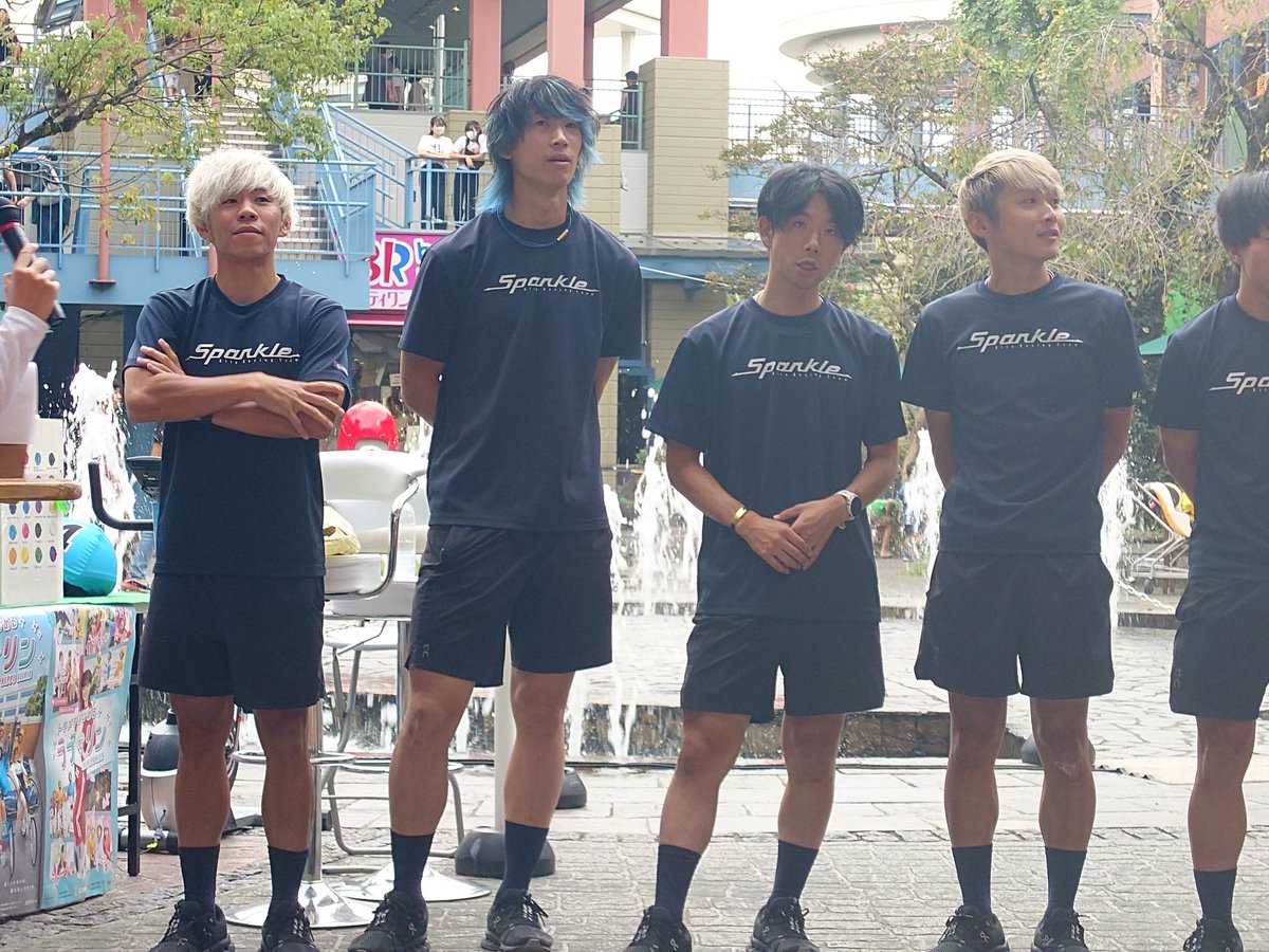 sakumon_'s tweet photo. トークショーまささんとレジェンドのお二人今年１０周年の大分アーバンクラシックこれから続いてくれるとともにロードレースももっとひろまってくれたらいいな
スパークルの選手の方もレース後なのにお疲れ様でした
＃OITAURBANCLASSIC
#Sparkleoita https://t.co/FcBifEBHv7