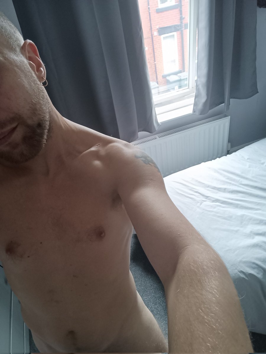 Come join me live as I get freshened up 😜🚿🍆 
Free link below 👇
onlyfans.com/karlhay22