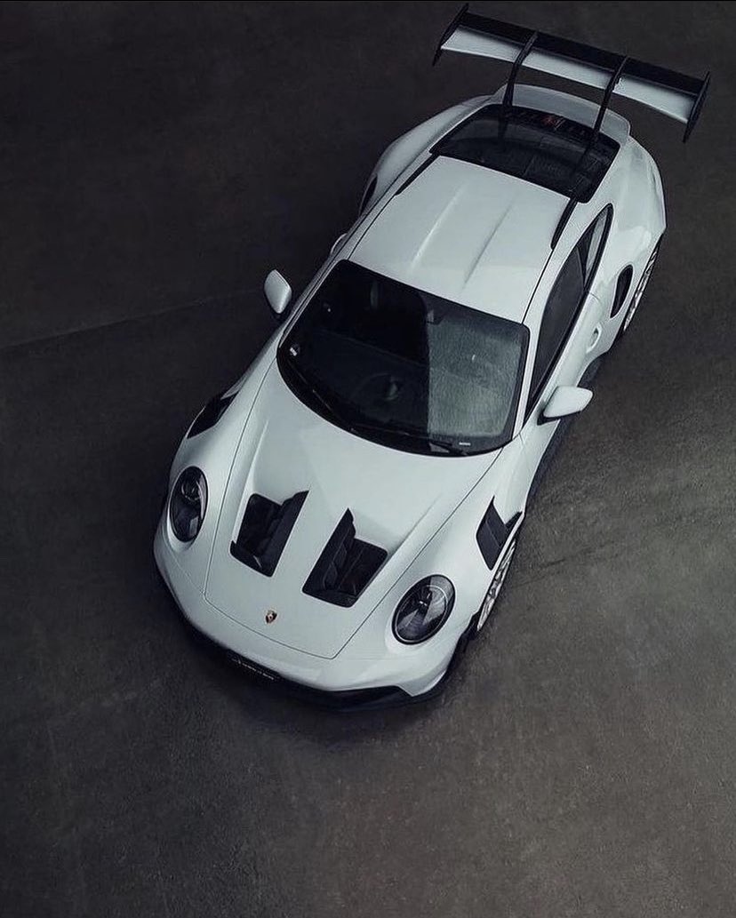 Jordan92338366's tweet photo. 992 GT3RS 💀 https://t.co/cJsW9EOP95