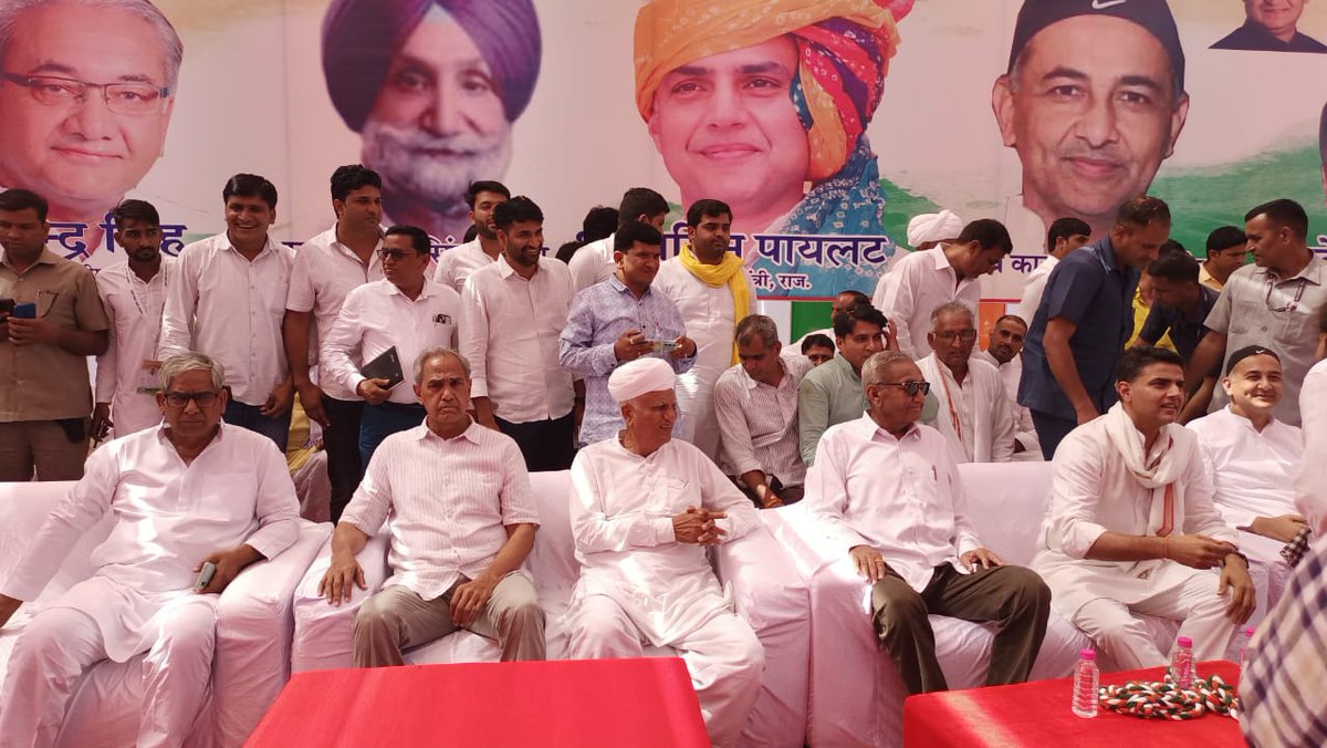 sureshmodinkt's tweet photo. आज श्रीमाधोपुर विधानसभा के अजीतगढ़ में आयोजित विशाल "किसान सम्मेलन" में पूर्व उप मुख्यमंत्री व अखिल भारतीय कांग्रेस वर्किंग कमेटी के सदस्य आदरणीय श्री @SachinPilot साहब और AICC प्रभारी श्री @qazinizamuddin जी के साथ उपस्थित होकर आमजन को संबोधित किया।
@INCIndia  #कांग्रेस_फिर_से https://t.co/VCYHaBKgV5