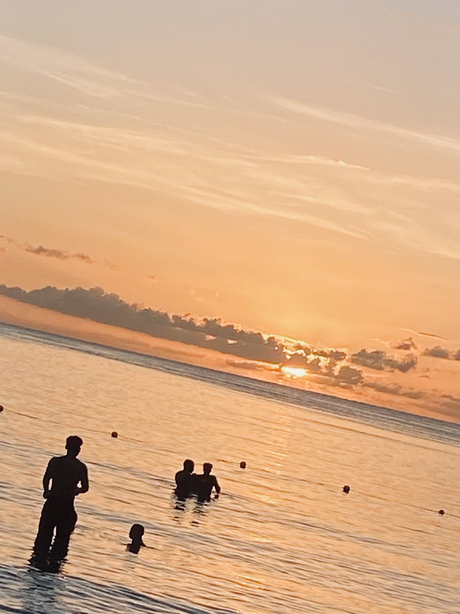 Vitamin sea 🌊 in the land of unparalleled sunsets.. 🏝️. #negrilbeach #jamaica🇯🇲 #jamaicanculture #jamaicansunset #thelandoflegends #tropicalparadise #riutropicalbay #oceanlife #oceanlover #oceanbreeze #caribbeansea #beachday #beachvibes #vacaymode #kingsandqueens #partyshot…