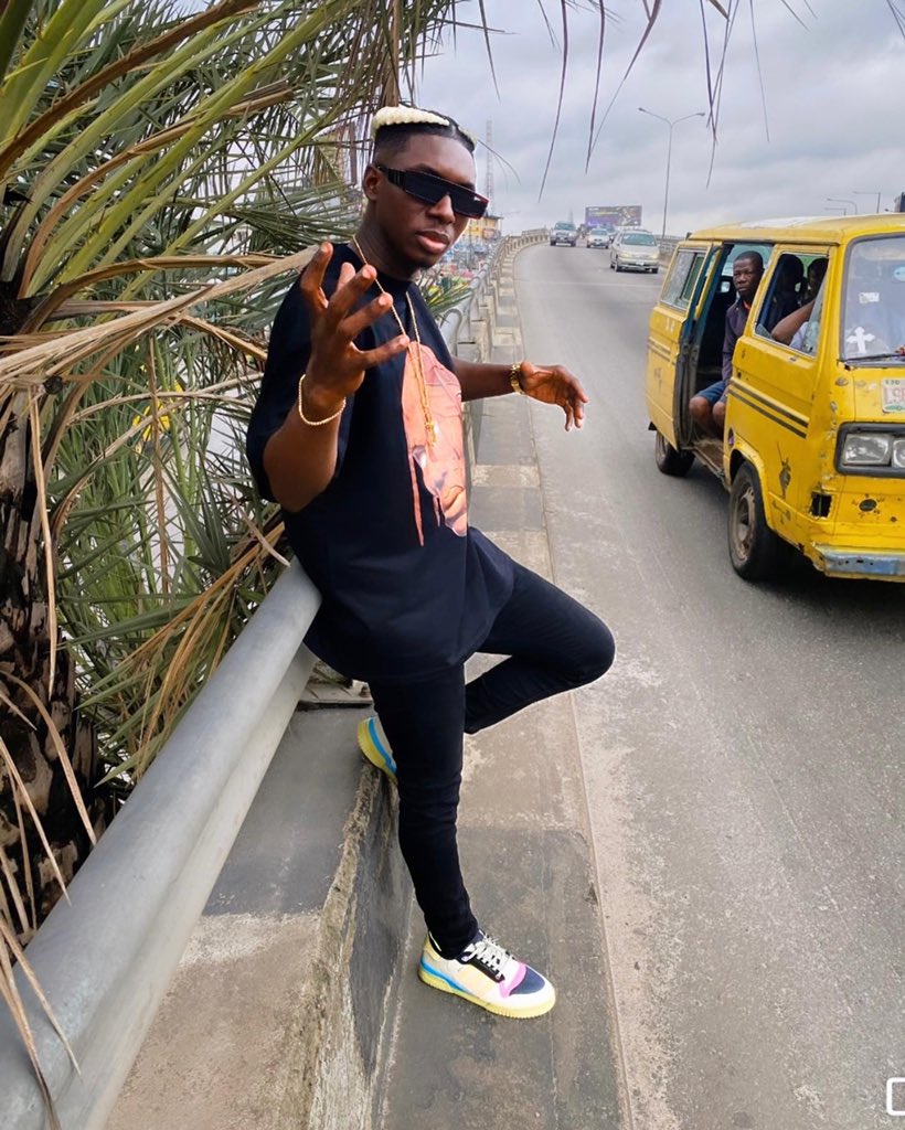 SpeedooOfficial's tweet photo. Happy Blessed New Month To You All! 
 In My Hood! right at Ojuelegba Bridge Lagos 🫶🏿

Download Hood👇 Official Audio 
https://t.co/vwitAjuo3n

#BirthMonth #tottm https://t.co/XQyIMH6gmx