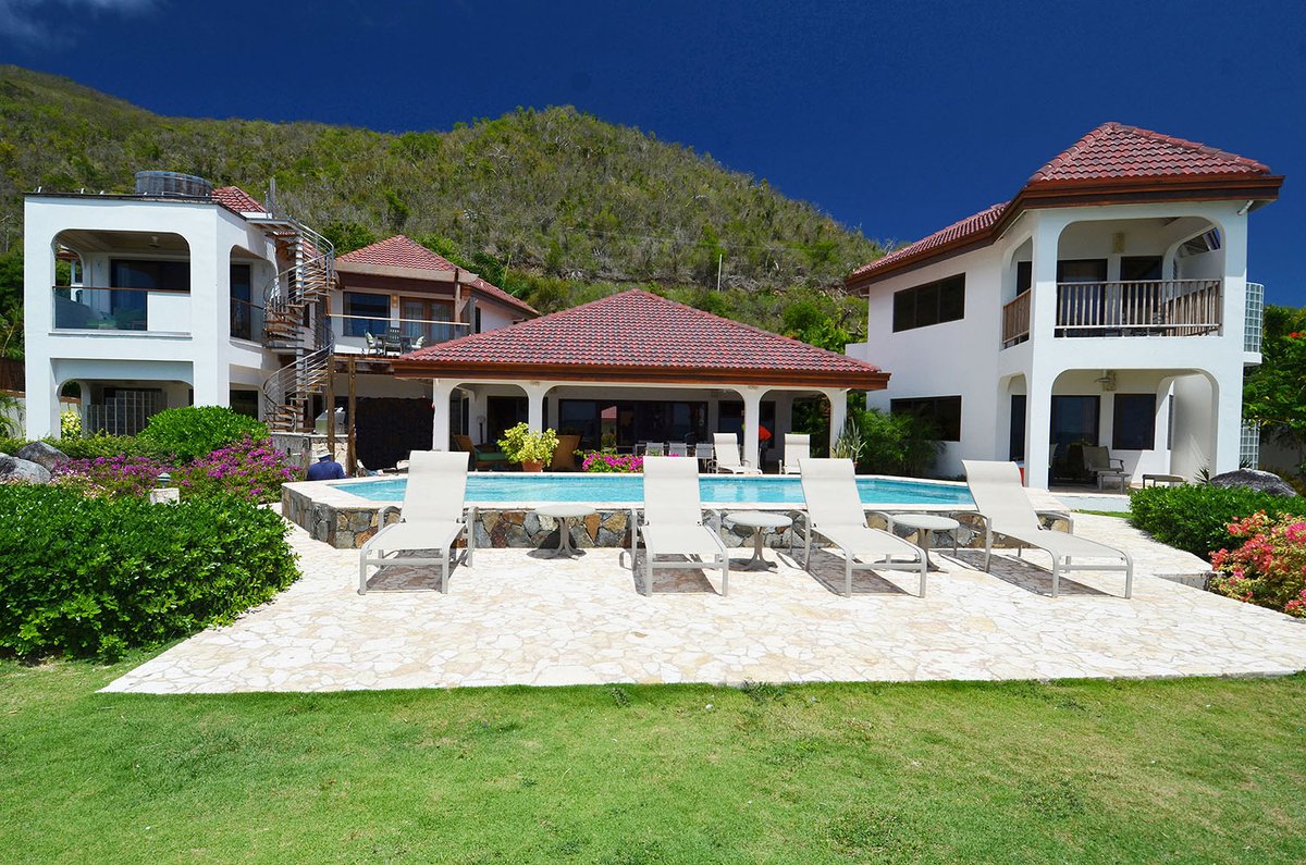 bestofbvi's tweet photo. Located on the pristine white-sand and turquoise clear waters at Mahoe Bay on Virgin Gorda, CARIBBEAN WIND is a 5-bed spacious villa which can accommodate up to 12 guests.
https://t.co/N87RRVvgc5
Please contact trudi@bestofbvi.com with any questions or to check availability. https://t.co/5TMdT8849Q