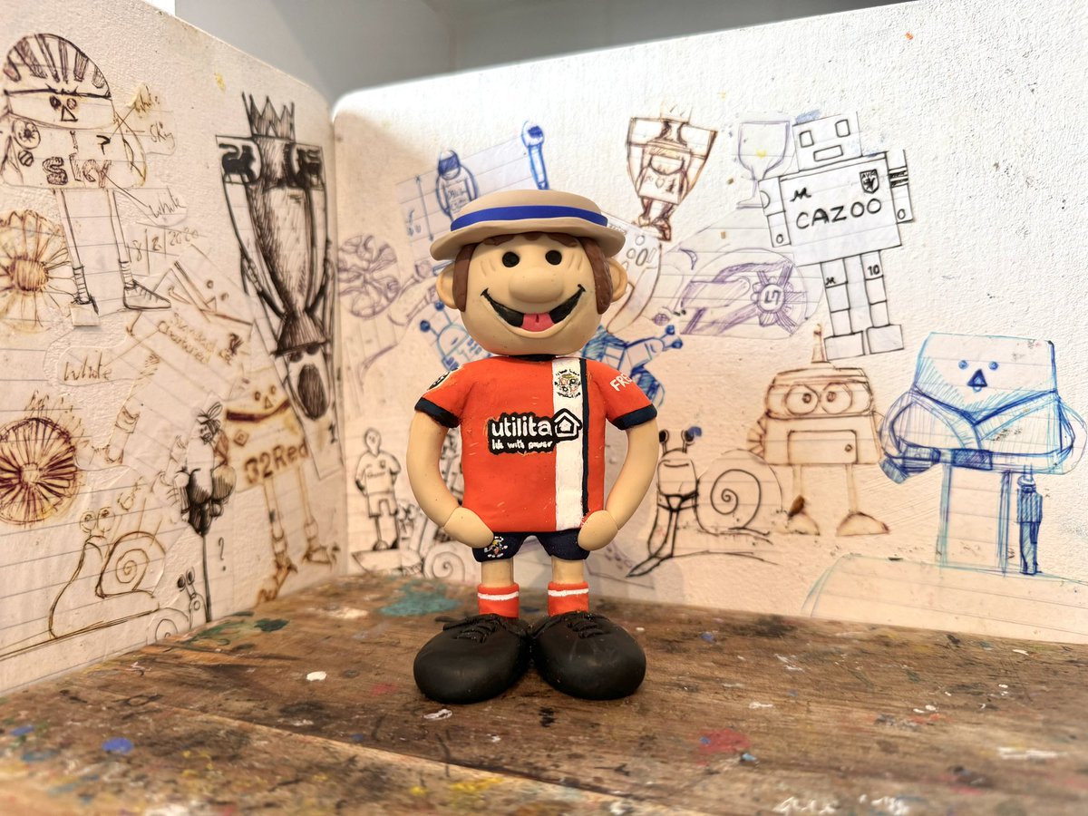 benford_phil's tweet photo. I don’t make too many mascots anymore but this is the first big size one I’ve ever made. Shall we say full size 😁
#lutton #football #luttontown https://t.co/zPMQuOBmmh
